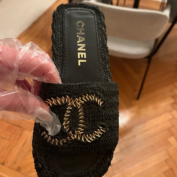 Chanel Sandals
will fit size 38, 38.5, 9
I am a 38.5 - Picture 3 of 10